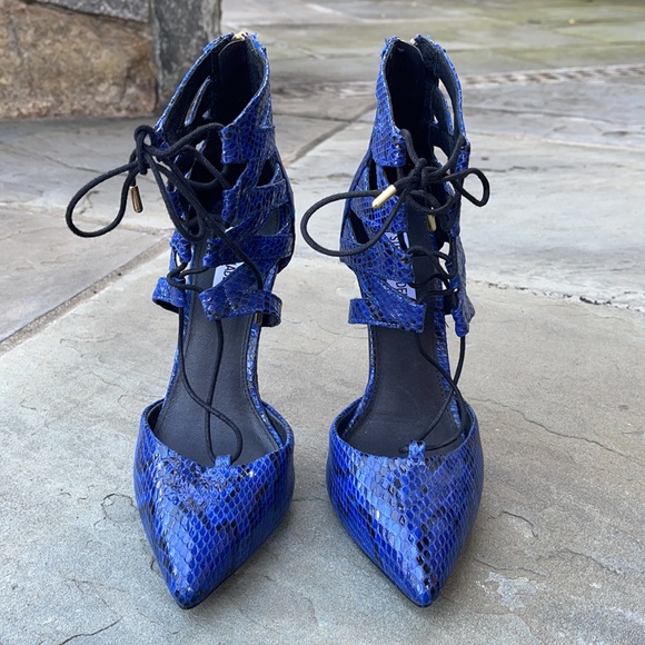 NWOT Steve Madden ‘Spiraal’ Blue Snakeskin Heels - Picture 2 of 5